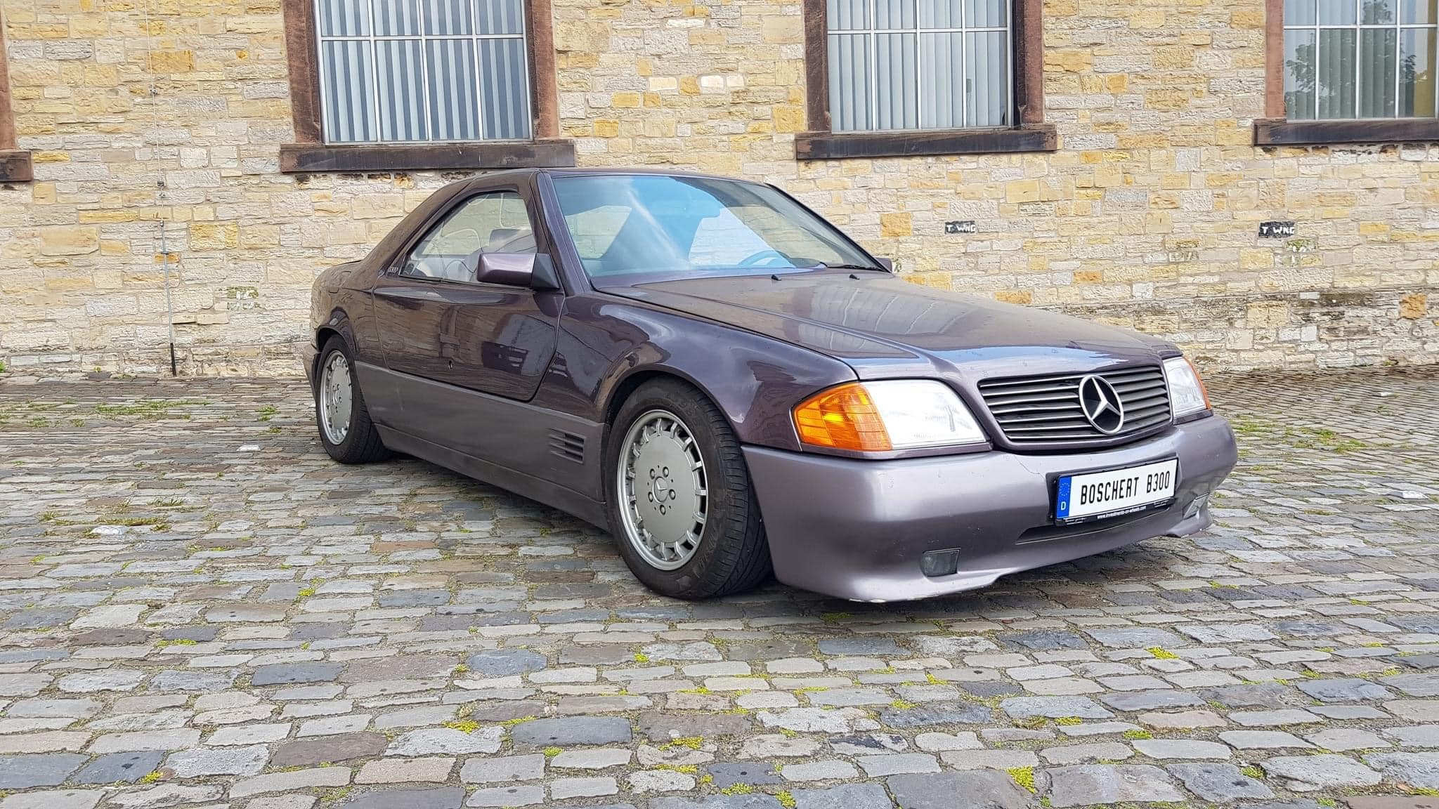 BR124: Boschert B300 Gullwing auf MB-Baureihen.de lesen!